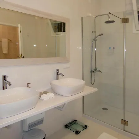 Erika Madeira شقة *